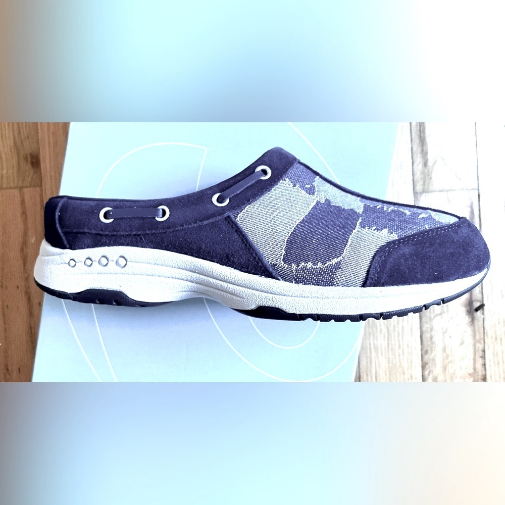 NWT Easy Spirit slip on shoes Sz 8.5